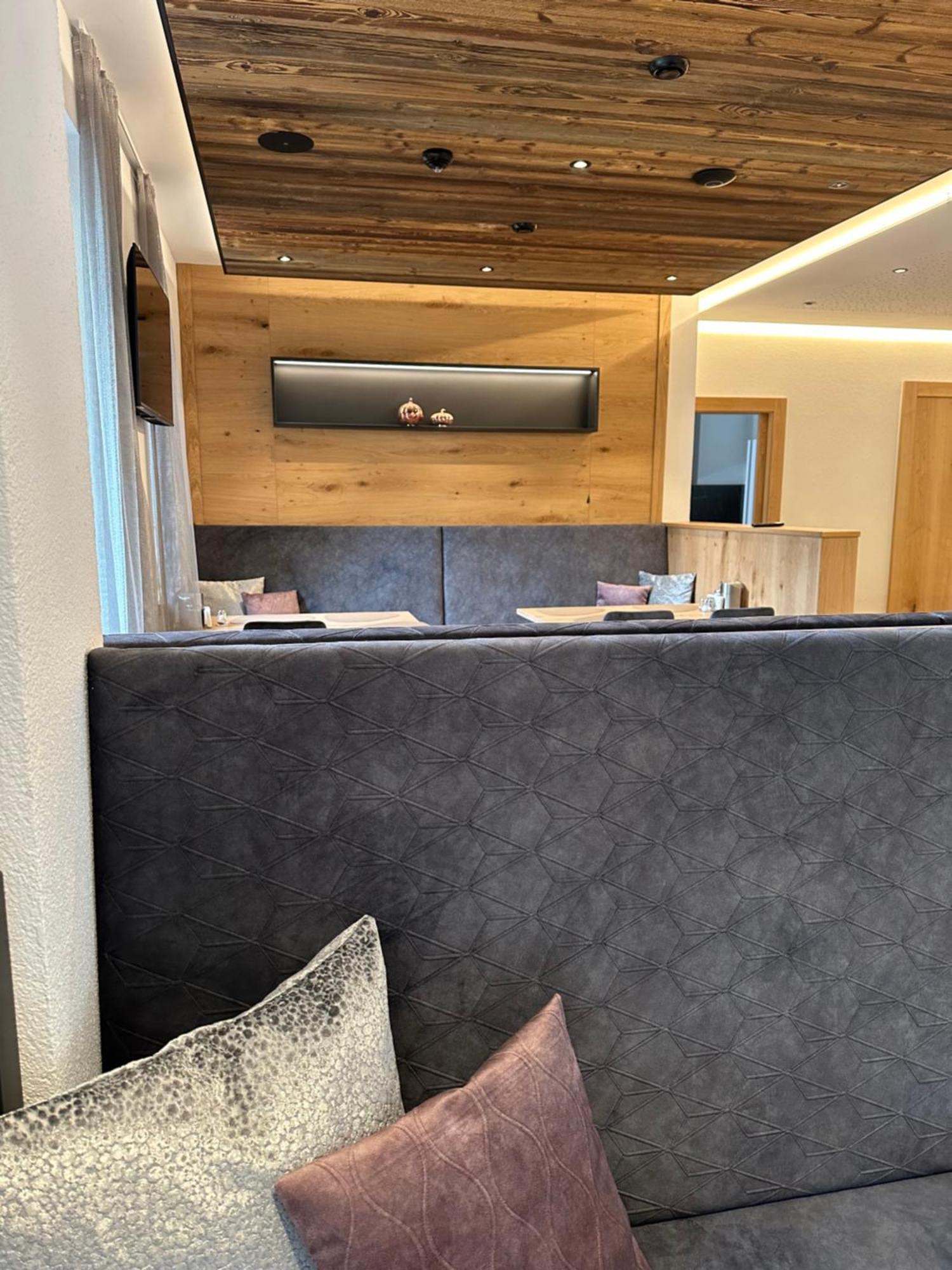 Hotel Garni Ehrenreich Сьолден Екстериор снимка